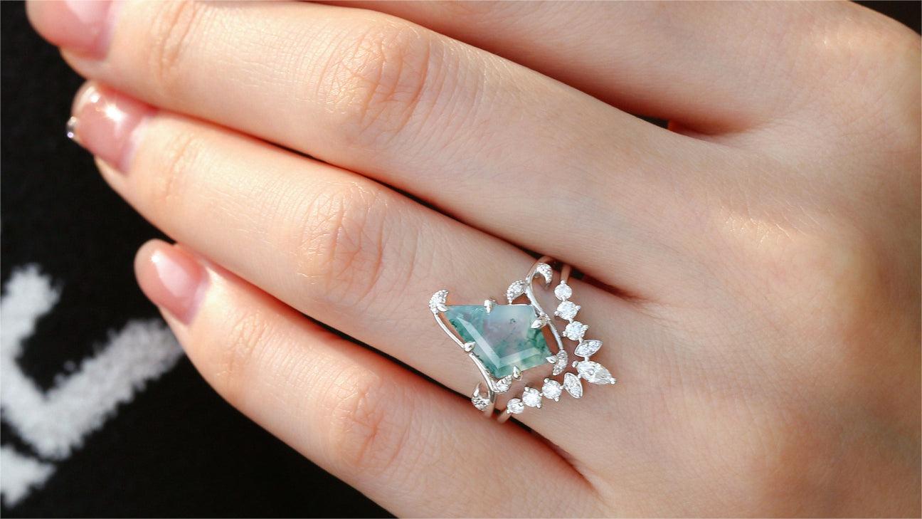 Why Is The Moss Agate Ring Preferred For Engagement Rings?